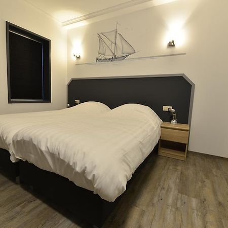Havenzicht Westkant Dinteloord Εξωτερικό φωτογραφία